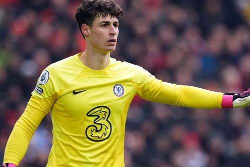 Thủ môn đắt giá nhất thế giới chọn bến đỗ không ngờ