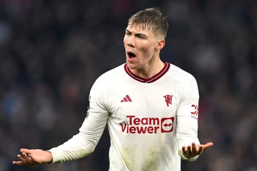 MU báo tin dữ về tiền đạo đang vào phom Hojlund