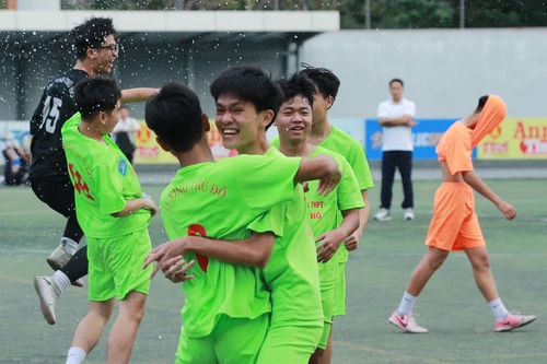 THPT Tây Hồ ngược dòng ấn tượng trước THPT Nguyễn Huệ