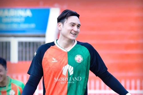 Thủ môn Đặng Văn Lâm nhận thù lao 'khủng' khi xuống hạng Nhất thi đấu