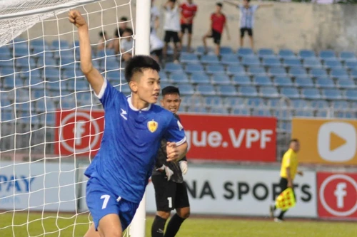 Tiền đạo 'hot' của ĐT Việt Nam không được đăng ký ở V-League