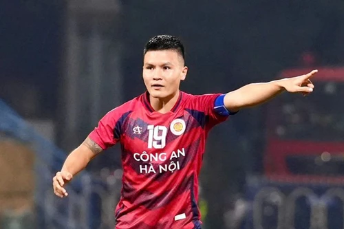 Quang Hải chứng tỏ vai trò đội trưởng trong phòng thay đồ Công an Hà Nội FC