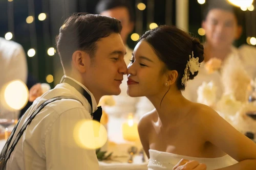 Bộ ảnh cưới lung linh của thủ môn Đặng Văn Lâm và cô dâu Yến Xuân