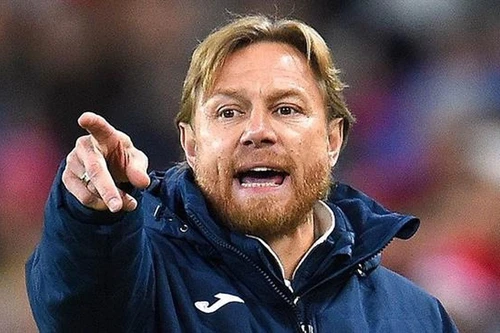 HLV tuyển Nga bị phạt trước khi cầm quân đấu ĐT Việt Nam