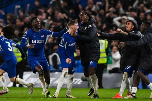 Chelsea ngược dòng thần kỳ trước MU