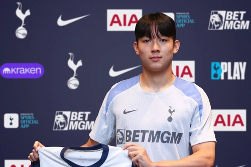 'Thần đồng' bóng đá Hàn Quốc gia nhập Tottenham
