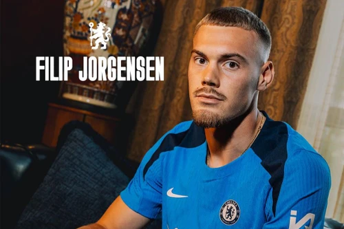 Chelsea bất ổn: Mua thủ môn thứ 8 từ khi Cech ra đi