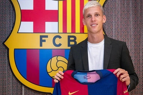Dani Olmo chính thức trở lại Barca