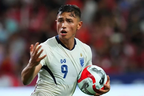 ĐT Thái Lan 'chết đi sống lại' trên sân Singapore