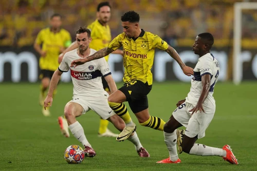 Tỏa sáng ở Champions League, Sancho khiến MU chưng hửng