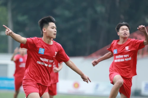 Các đội mặc trang phục thi đấu như thế nào ở chung kết?