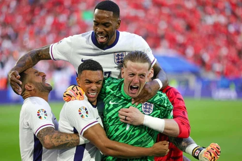 Mánh khóe giúp thủ môn tuyển Anh đẩy luân lưu trước Thụy Sĩ