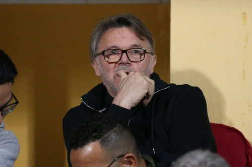 HLV Troussier đăm chiêu khi liên tiếp thấy học trò 'ruột' chấn thương