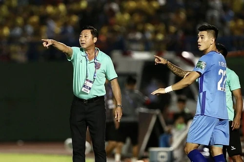 HLV Lê Huỳnh Đức bất ngờ chia tay Bình Dương