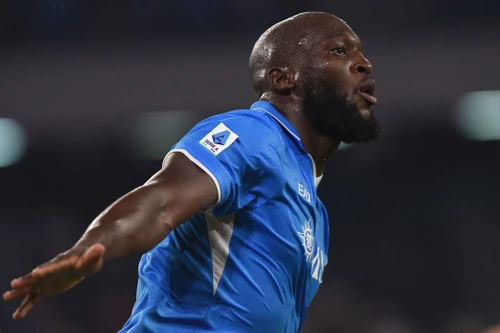 Lukaku ghi bàn ngay trận ra mắt, Napoli thắng ngược khó tin
