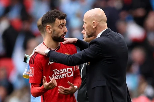 Man Utd gây phẫn nộ dù vào chung kết cúp FA