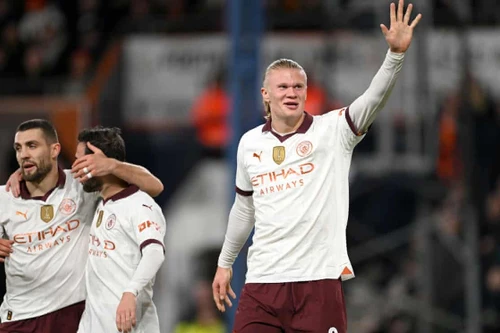 Haaland ghi 5 bàn trong chiến thắng vùi dập của Man City