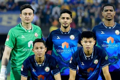 Thủ môn Đặng Văn Lâm gặp hạn đầu năm