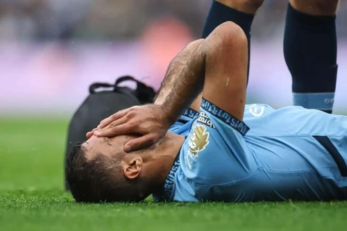 Tai họa bất ngờ ập tới Man City