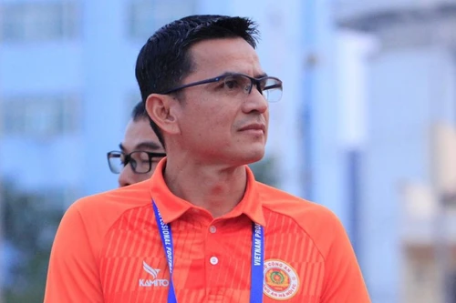 HLV Kiatisak nói gì về khả năng dẫn dắt tuyển Việt Nam?