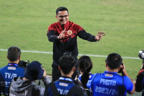 Toàn cảnh màn ra mắt ấn tượng của HLV Kiatisak ở Công an Hà Nội FC