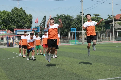 Cựu vô địch THPT Ngô Sỹ Liên hăng say rèn luyện cho mùa giải mới