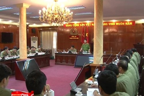 Giám đốc CATP Hà Nội làm việc với phòng Hồ sơ nghiệp vụ An ninh