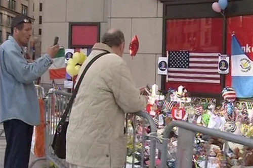 Tưởng niệm nạn nhân vụ đánh bom kép