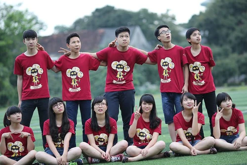 "Ngã ngửa" với 50 slogan áo lớp "bá đạo" khiến giới trẻ phát cuồng