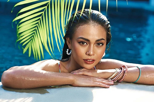 Mâu Thủy nóng bỏng mắt với trang phục bikini đón hè