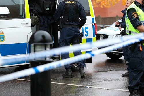 Bị bắt tại trận khi phát trò đồi bại trực tiếp trên Facebook 