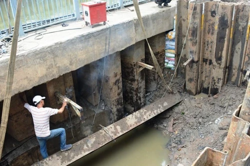 Hố "tử thần" khủng xuất hiện trên đường Trường Sa là do nhà thầu Trung Quốc