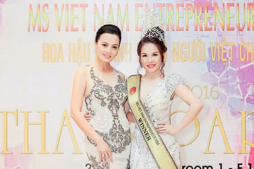 Tân Hoa hậu Lê Thanh Thúy lần đầu xuất hiện tại sự kiện