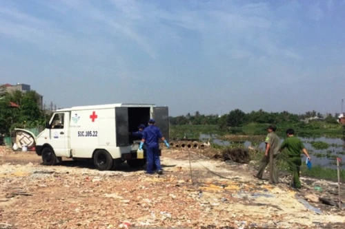 Cha mẹ ngã quỵ khi thấy thi thể con đuối nước