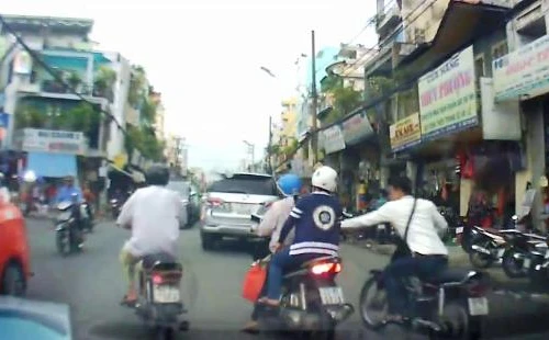 Mẹ tử vong, con bị động thai khi bị cướp giật trên phố