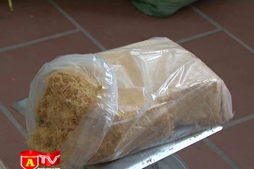 Thu giữ 4 tấn ruốc gà trộn bột mỳ và phụ phẩm