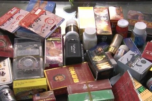 CAQ Hoàn Kiếm thu giữ hàng trăm sản phẩm kích dục