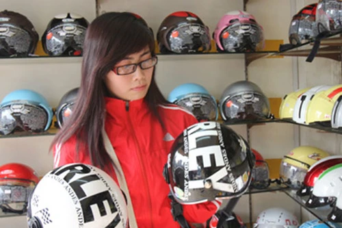 Doanh nghiệp "chậm lớn" vì giấy phép "con"