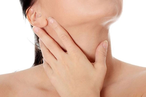 4 dấu hiệu ung thư tuyến giáp