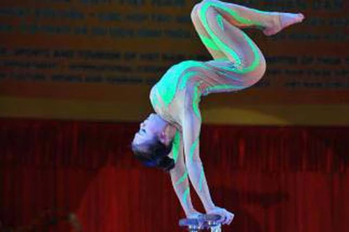 Xiếc Việt Nam thắng đậm