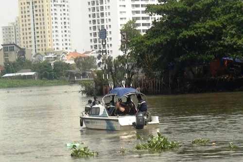 1 buổi sáng liên tiếp 2 người nhảy cầu tự vẫn cùng 1 địa điểm