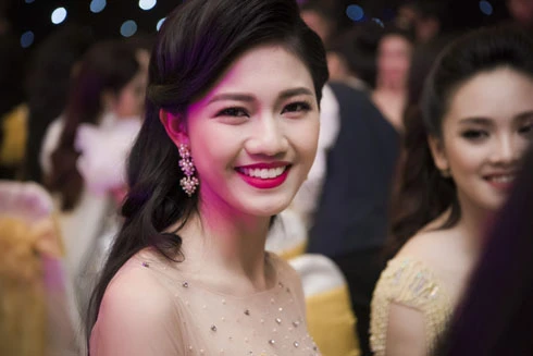 Ngắm nhan sắc tuyệt đẹp của top 30 Hoa hậu Việt Nam 2016