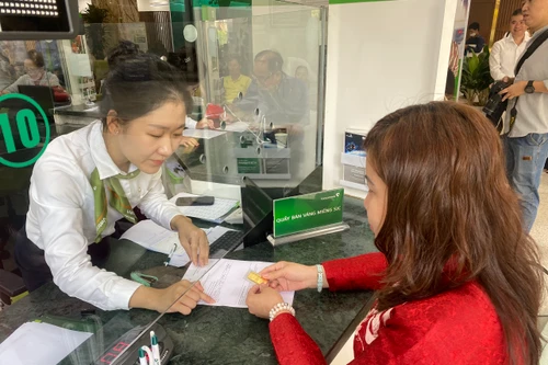 Nhiều ngân hàng “ăn nên, làm ra” từ vàng và ngoại hối