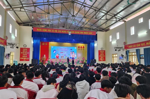 Chương trình giáo dục tài chính “Khéo khôn với tiền” đến với học sinh Tuyên Quang