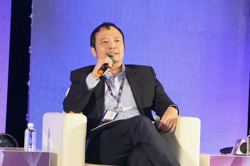 Tiền ngân hàng vẫn khó ra, động lực tăng trưởng trông chờ ở đầu tư công