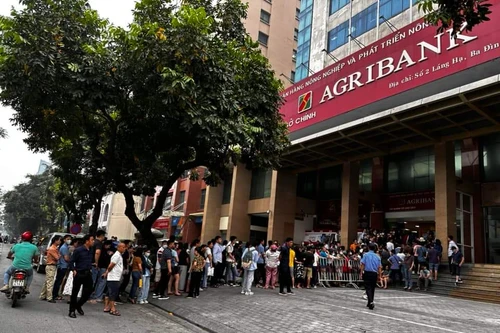 Từ hôm nay, BIDV, Agribank, Vietcombank sẽ chỉ cho khách hàng đăng ký mua vàng online