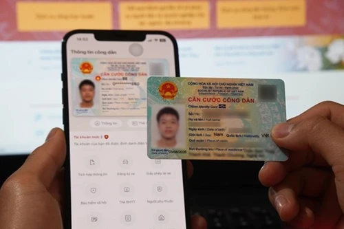 Cấp đổi thẻ căn cước trực tuyến được giảm 50% lệ phí