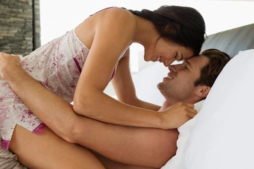 Lúc nào vợ tôi cũng muốn “yêu”, có phải bị cuồng dâm?