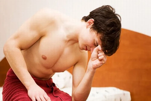 Chấn thương tinh hoàn có ảnh hưởng tới việc xuất tinh sớm?