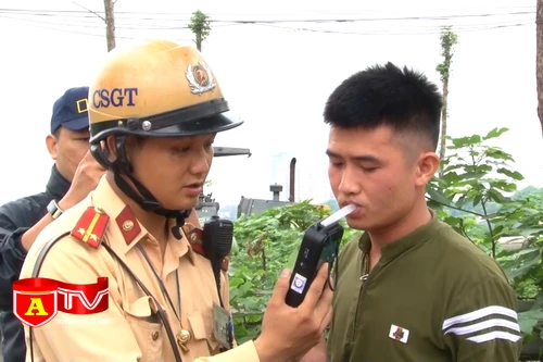 Phát hiện nhiều tài xế vi phạm nồng độ cồn tại Hà Nội